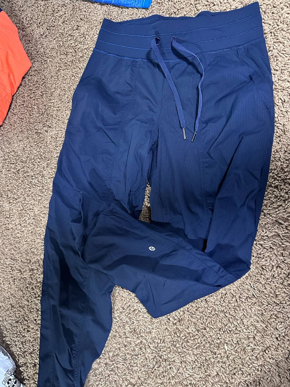 Lululemon jogger, navy